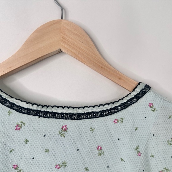 Villager by Liz Claiborne sz M Spring Green floral button up Sleepwear Top - Picture 2 of 9